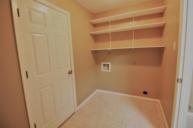 Building Photo - 2618 Quarry Hill Rd