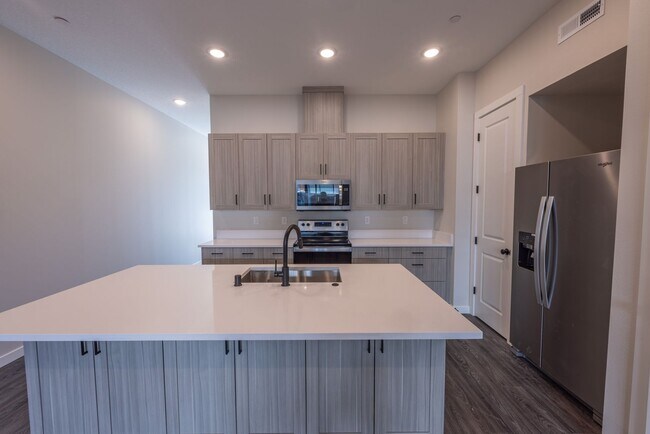 Building Photo - Built in 2024 - 3 bedroom with loft/office. Has AC.