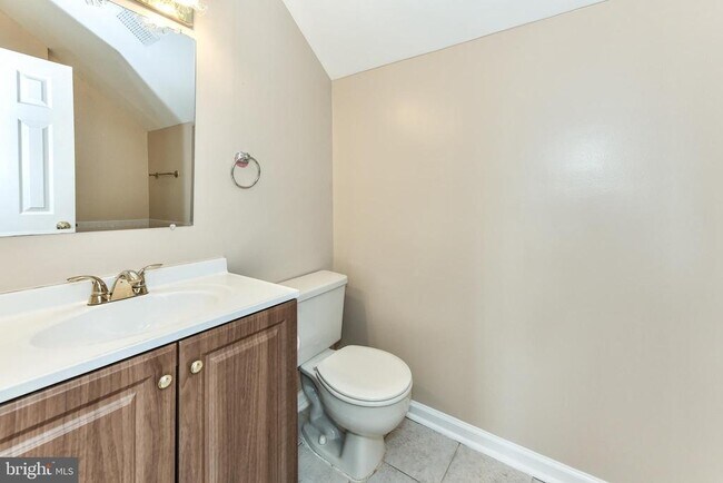 Building Photo - 12856 Mill Brook Ct