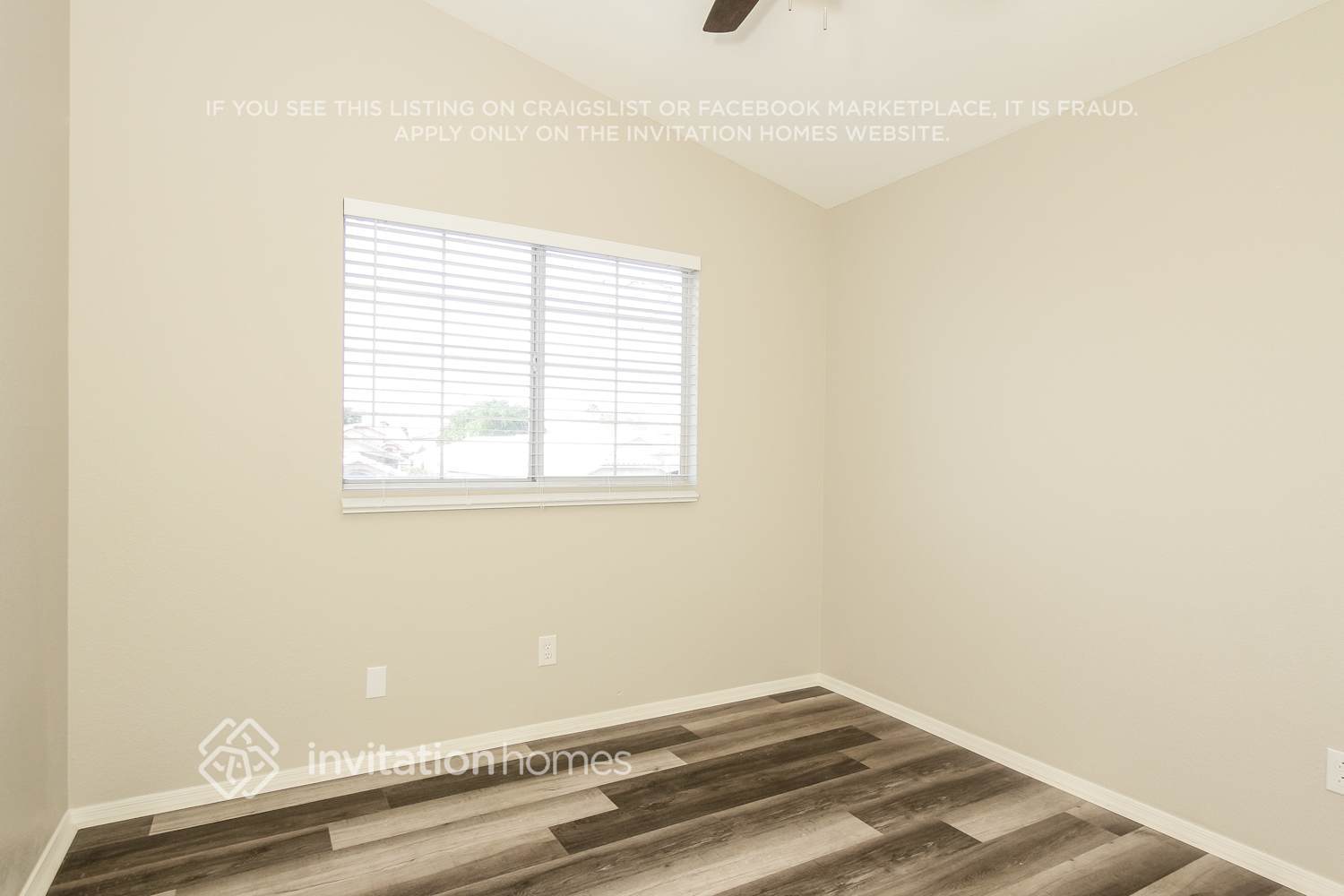 Building Photo - 9825 W Tonopah Dr