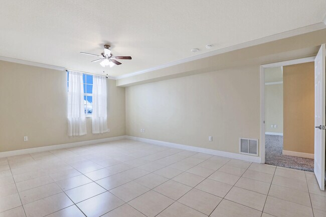 Building Photo - 610 Clematis St