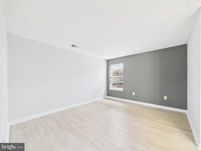 Building Photo - 7981 Calvary Ct