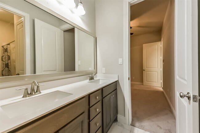 Building Photo - 21825 Enchanted Rock Dr N