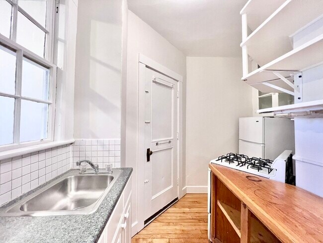 Building Photo - 23 Chauncy St