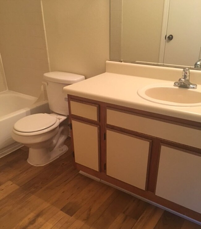 Building Photo - METROWEST: Popular Tradewinds Community!