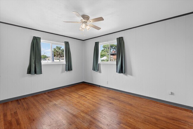 Building Photo - Beachside Pool Home Just Minutes from the Ocean!
