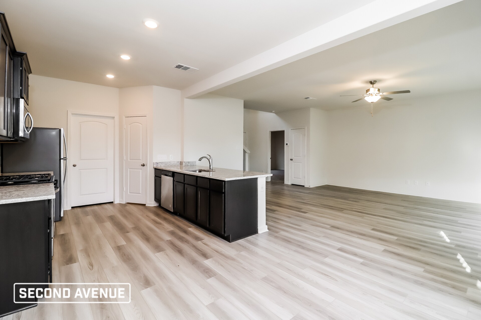 Building Photo - 424 Condie Russell Ave