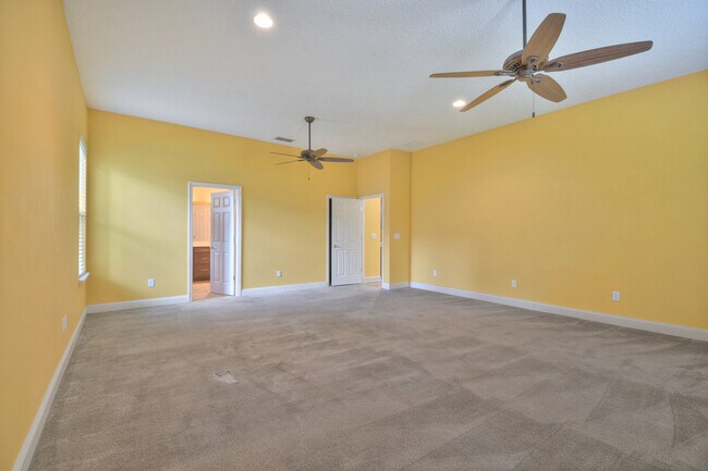 Building Photo - 3521 Carolwood Ln