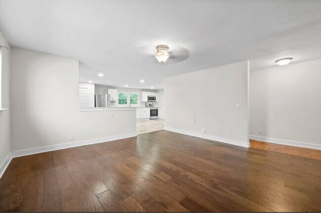 Building Photo - 515 Poston St