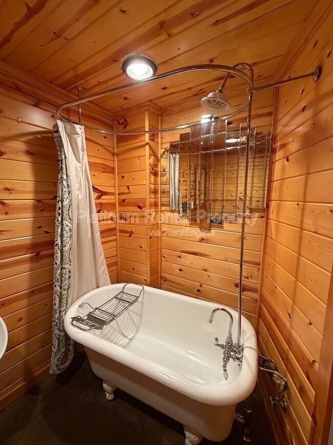 Building Photo - 835 Timber Lake Trail