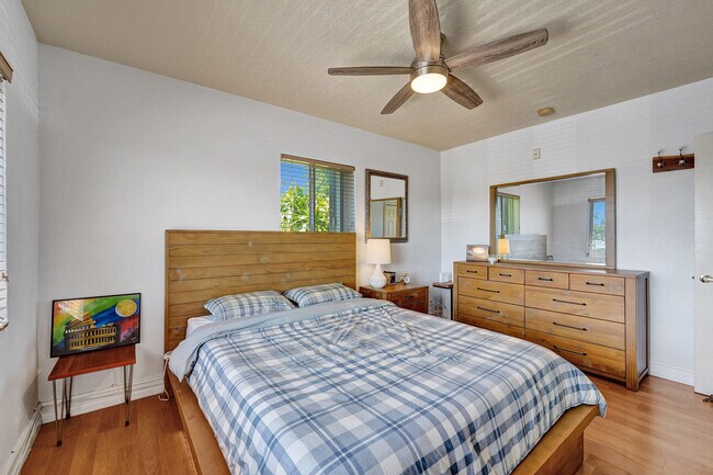 Building Photo - 1423 Holly Heights Dr