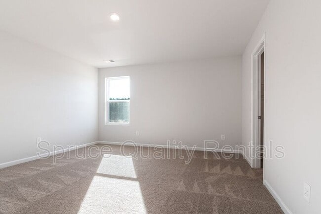 Building Photo - 216 McClellan Trail