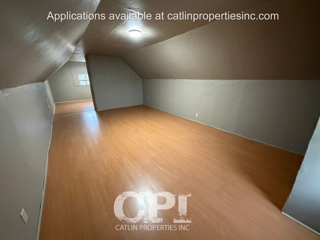 Building Photo - 323.5 15th Ave