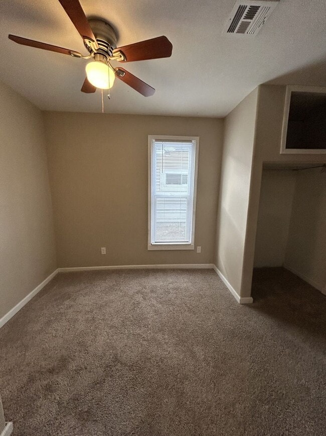 Building Photo - So Cute! Check Out This 2BR/1BA Home w/Carport!