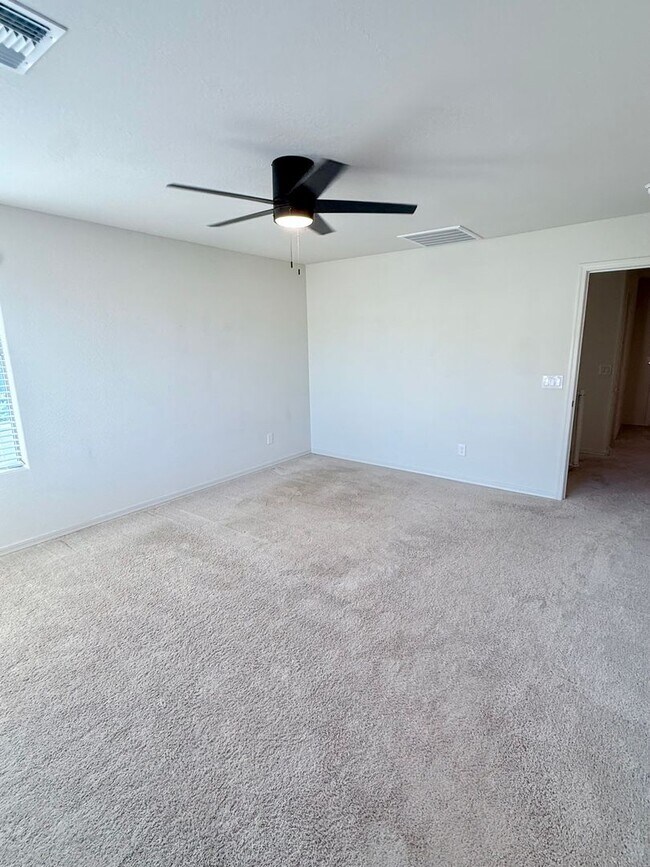 Building Photo - BEAUTIFUL Home in San Tan Valley with Mountain View’s! A Must See!