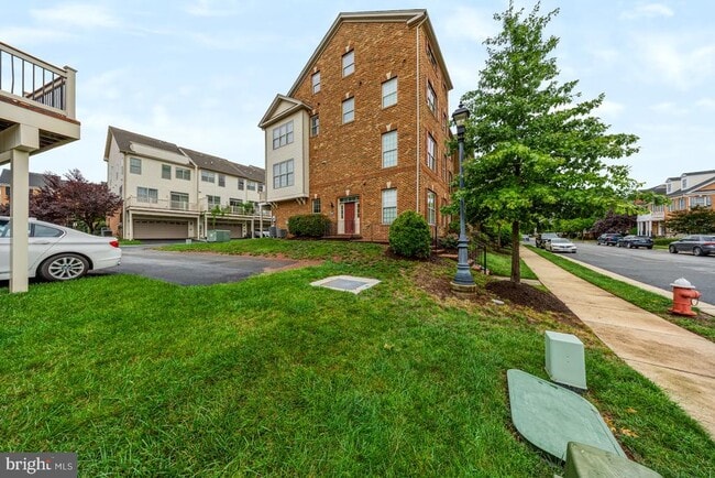 Building Photo - 22603 Willington Square