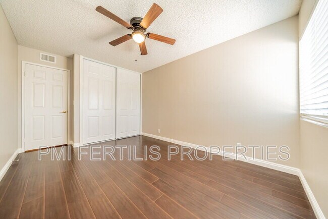Building Photo - 1229 Hibiscus St