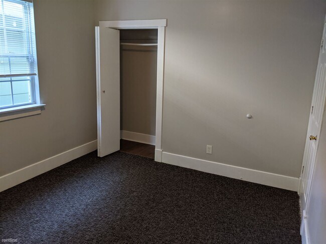 Building Photo - 3 br, 2 bath House - 1021 West Victory Drive