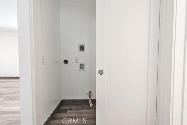 Building Photo - 555 N Olive St