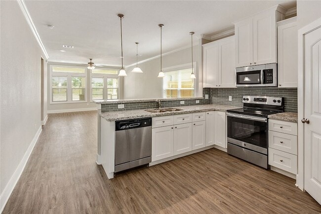 Building Photo - 1412 Holleman Dr