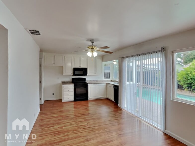 Building Photo - 2113 Merritt Pl