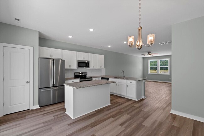 Building Photo - Coastal Townhouse For Rent!