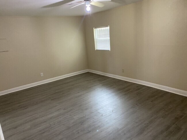 Building Photo - Charming 2 Bedroom, 1 Bathroom Unit in Vallejo!