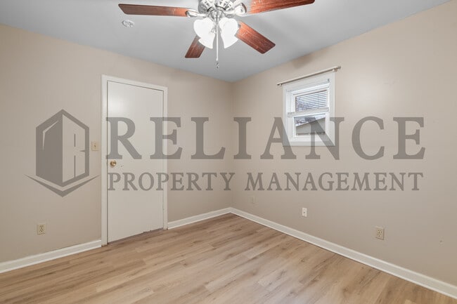 Building Photo - 209 N Topeka St