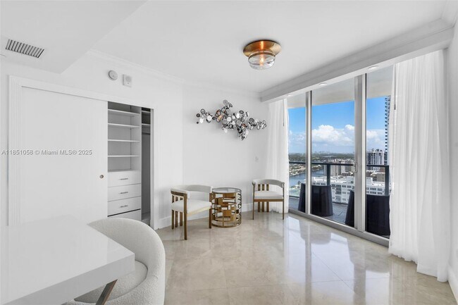 Building Photo - 3101 S Ocean Dr