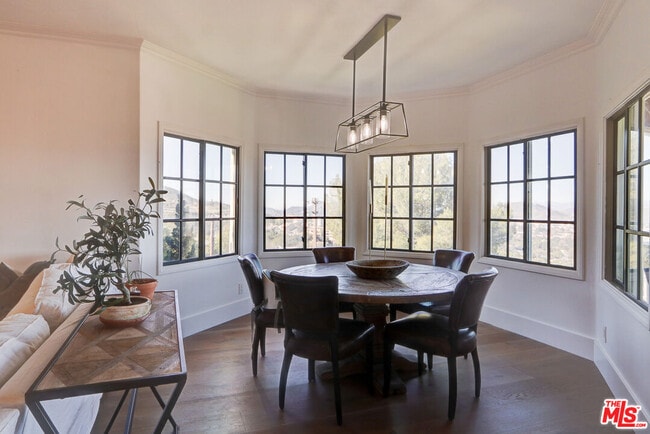 Building Photo - 456 S McKnight Rd