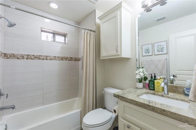 Building Photo - 12 Teal Ave