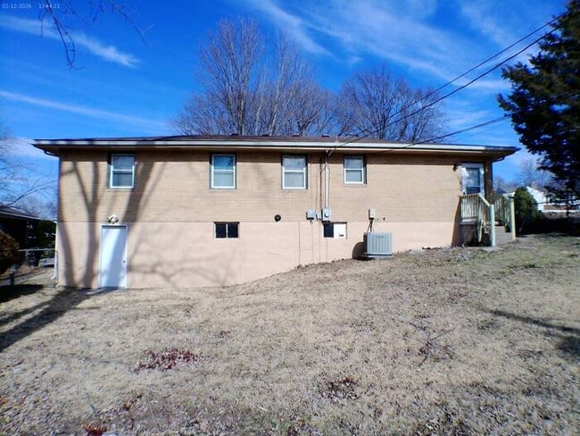 Building Photo - Charming 3 bedrooms and 1 bath brick ranch located on E Erickson Rd in Independence