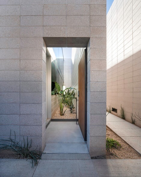 Building Photo - 818 W McKinley St