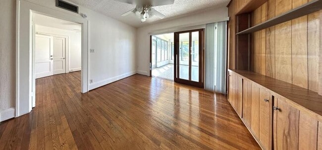 Building Photo - 1013 23rd St W