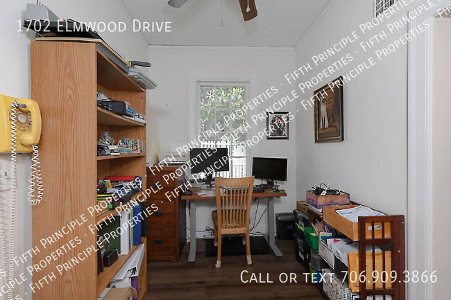 Building Photo - 1702 Elmwood Dr