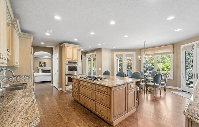 Building Photo - 4443L W Cottonwood Pl
