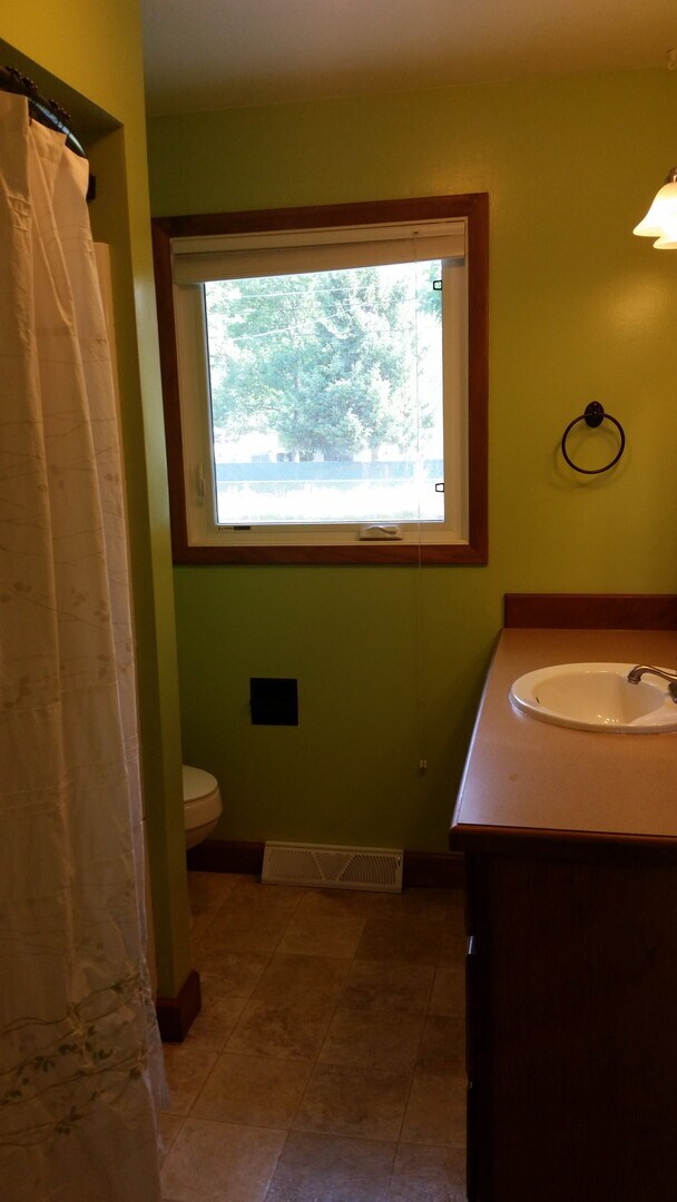 Building Photo - WEST END CHARMER! PERFECT HOME FOR ENTERTA...