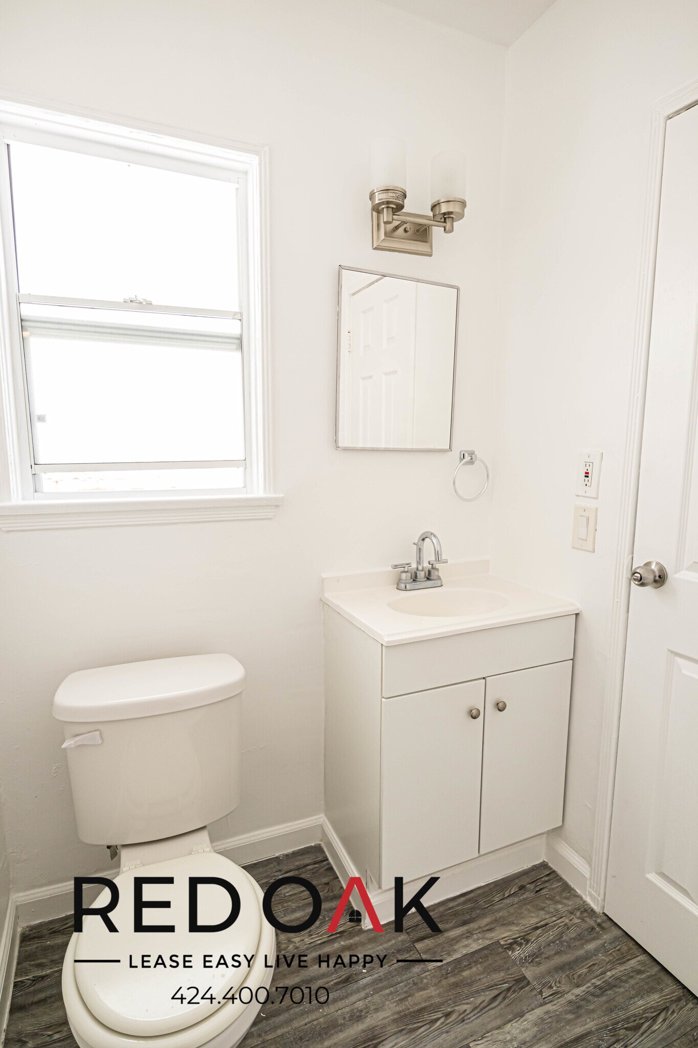 Building Photo - 851 S Kenmore Ave