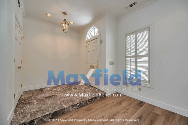 Building Photo - Avenues - 3 Bedroom 3 Bath Townhome with amazing southern views!