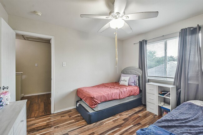 Building Photo - 11735 Pebble Sands Dr