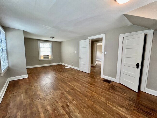 Building Photo - 6 Bedroom in Richmond Near EKU!