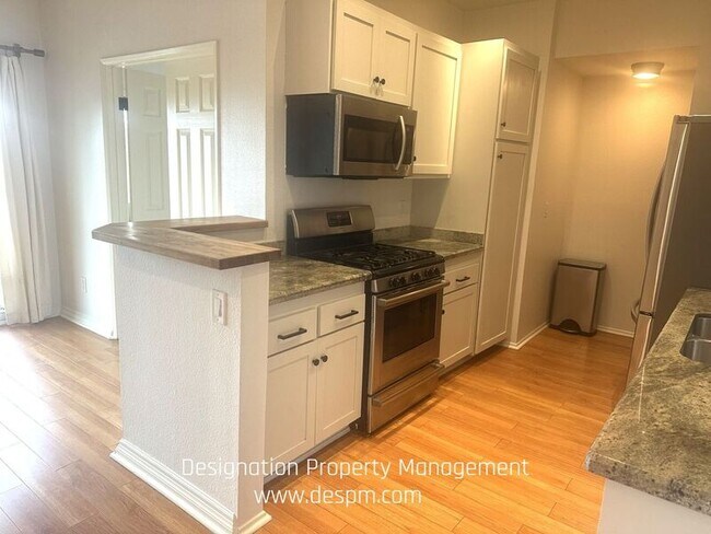 Building Photo - 156 S Oak Knoll Ave