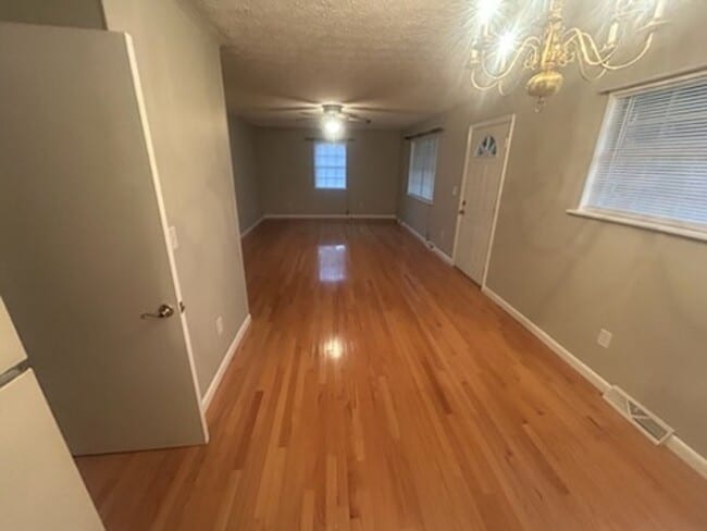 Building Photo - Three Bedroom Home in Corbin, KY