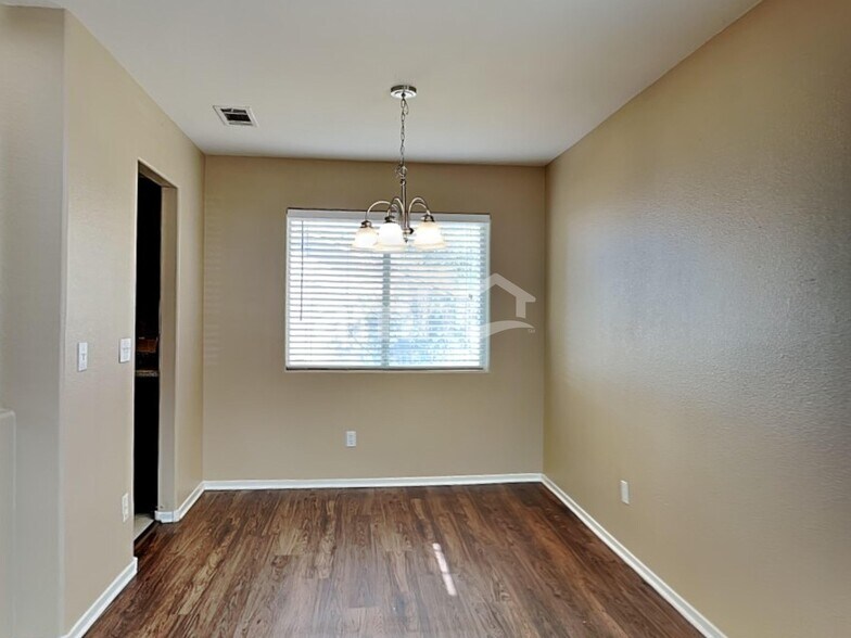 Building Photo - 7400 Fencerow St