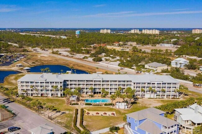 Building Photo - 572 E Beach Blvd