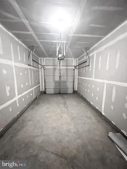 Building Photo - 141 Caterpillar Dr