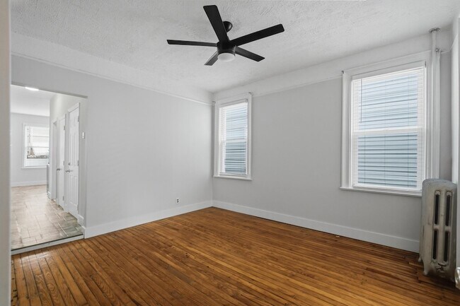 Building Photo - 16 Vreeland Terrace