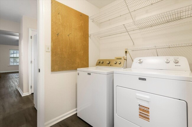 Building Photo - 1901 Gina Dr