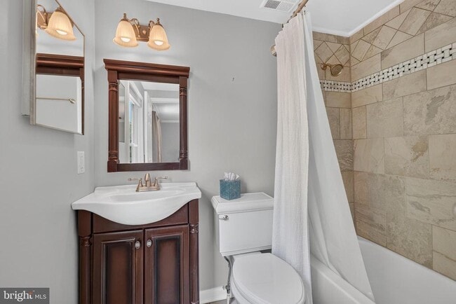 Building Photo - 6453 Linleigh Way