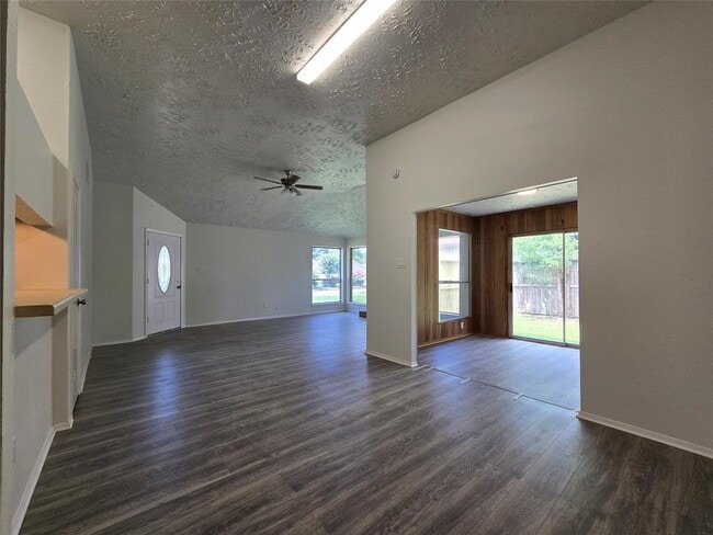 Building Photo - 7011 Foxmont Ln